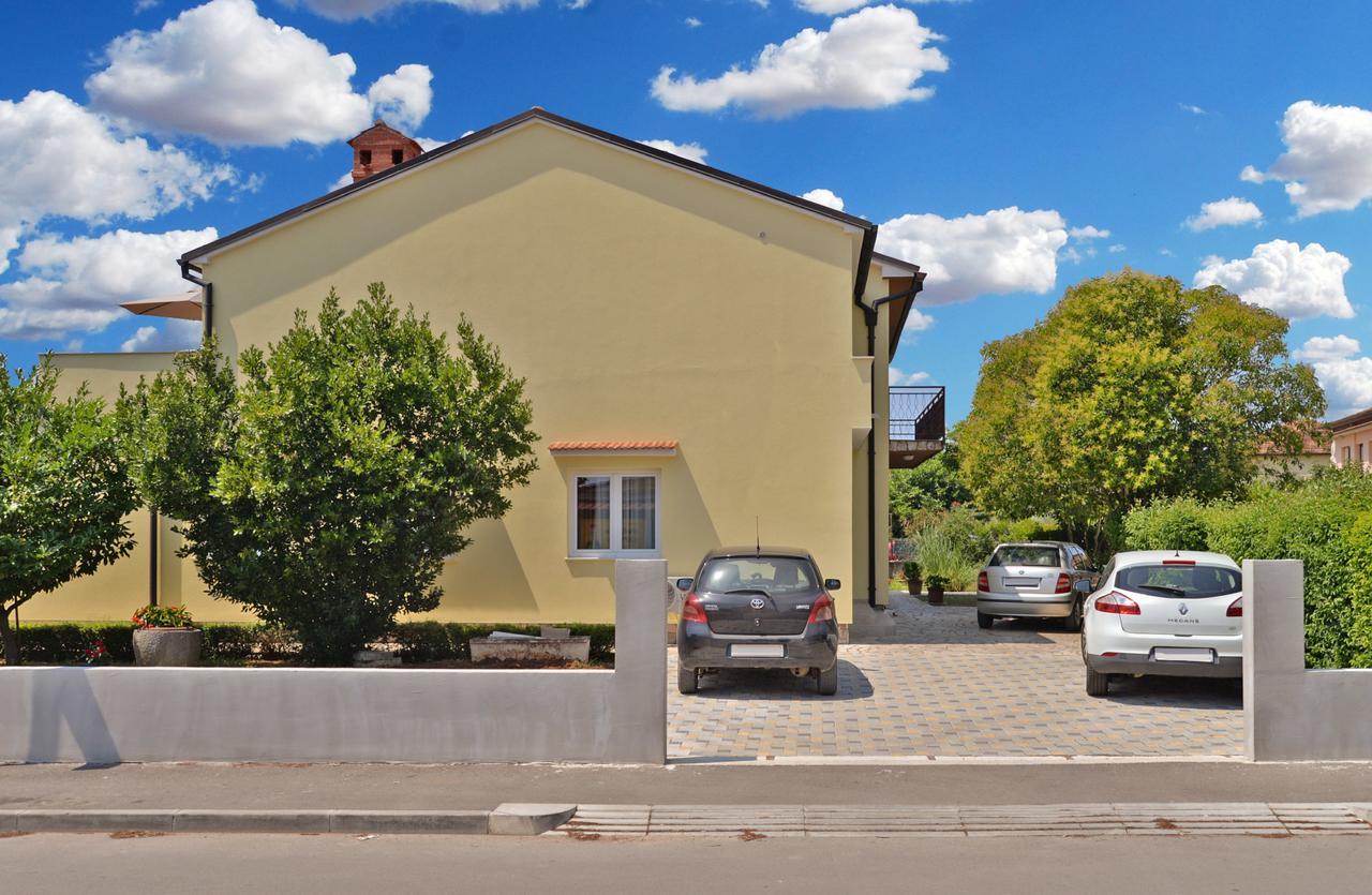 Apartments Olivera 1726 Pula Exterior photo