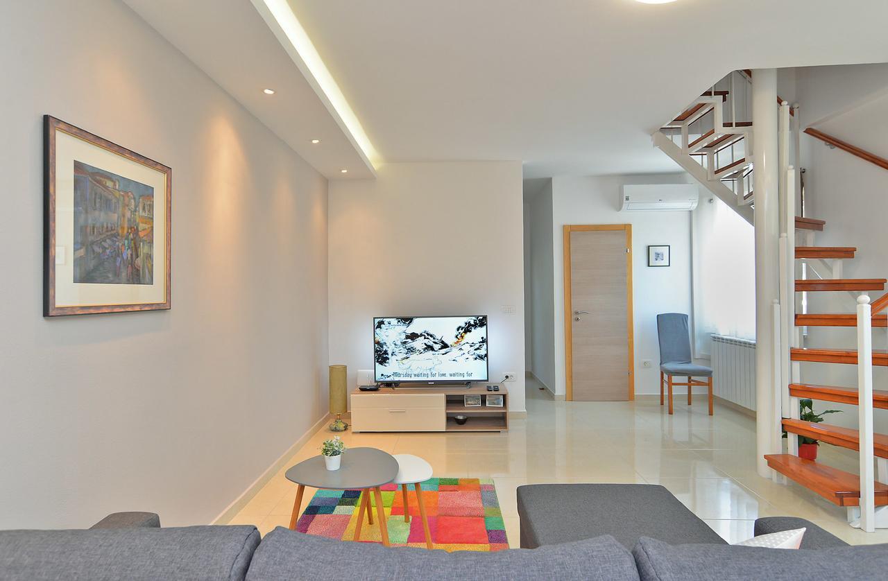 Apartments Olivera 1726 Pula Exterior photo